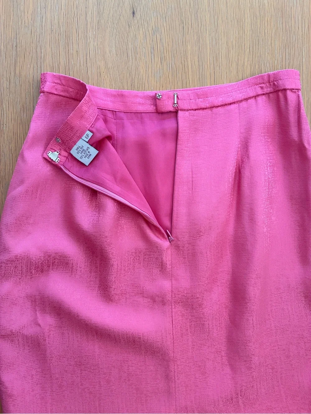 Vintage Papell Petites-100% Silk-Fuchsia-Pink Pencil Skirt-Barbiecore-90s-6P